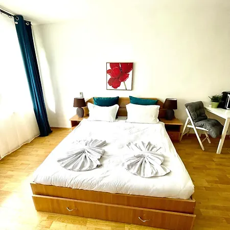 Sala Palatului Studio بوخارست